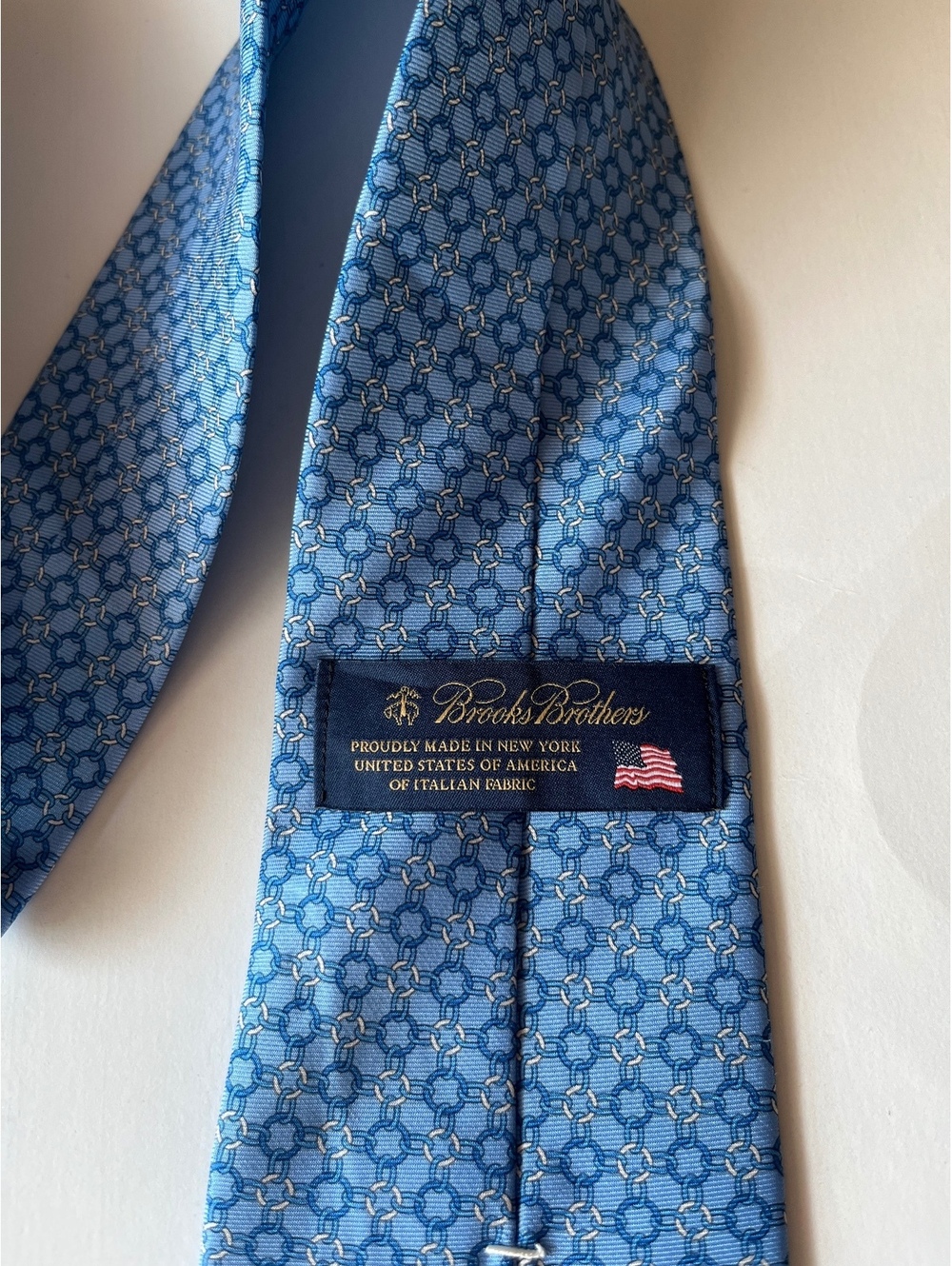 Brooks Brothers tie blue design Italian silk